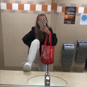 Meet your Posher, Annie